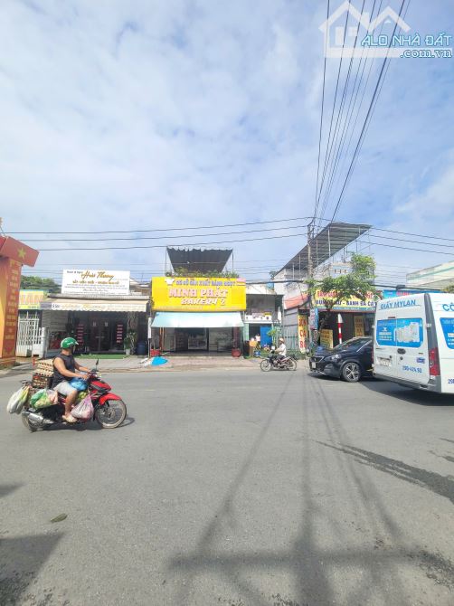 Bán nhà cấp 4 (6x35m), mặt tiền Nguyễn Du p.Bình Hòa, thu nhập 18tr/th