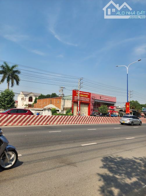 Bán biệt thự 22x62m, mặt tiền ĐT.743 p.An Phú kế Vòng Xoay An Phú, đang thuê 75tr/th