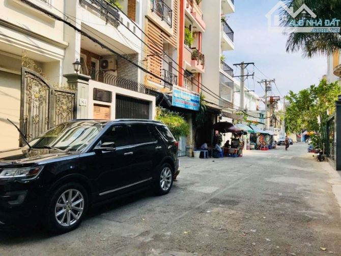 Mặt tiền Lữ Gia ngay khu trung tâm thương mại (4x16m, 5 tầng) không có căn thứ 2 so sánh
