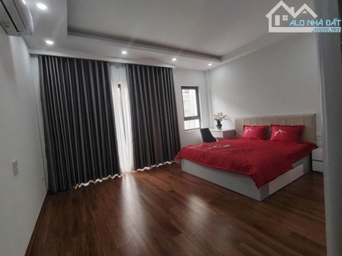 BÁN NHÀ BỒ ĐỀ, LONG BIÊN – LÔ GÓC, DT 41M2 – 7 TẦNG THANG MÁY, FULL NỘI THẤT