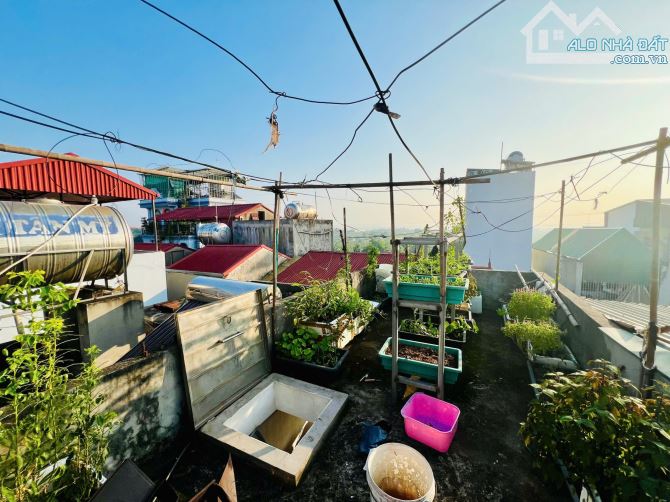 Bán nhà riêng phố Đặng Tất - phường Quan Thánh - quận Ba Đình: Yên Tĩnh, Dân Trí cao.