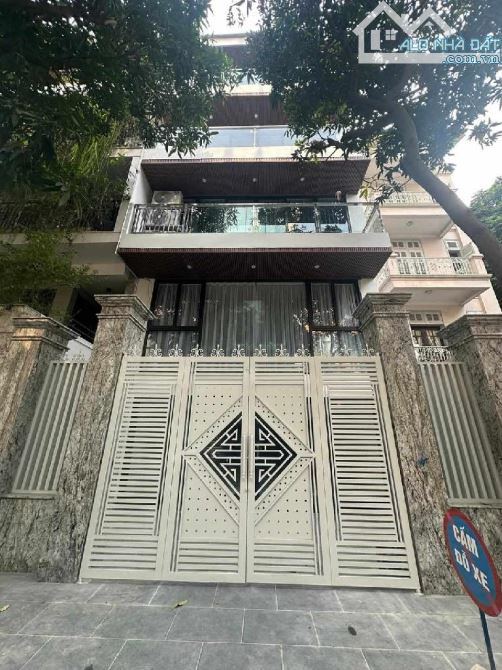 PHÂN LÔ Ô TÔ TRÁNH NGÕ 36 NGUYÊN HỒNG - KINH DOANH - 70m - MT 5M - XÂY TÒA TUYỆT ĐẸP