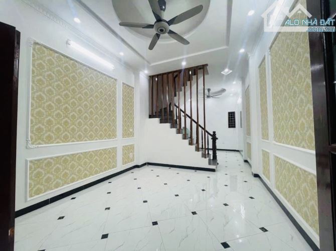 BÁN NHÀ PHỐ MINH KHAI- Q. HBT- NHÀ ĐẸP GẦN PHỐ- 1 BƯỚC RA Ô TÔ- 46m2 - 3 TẦNG- 11.3 TỶ