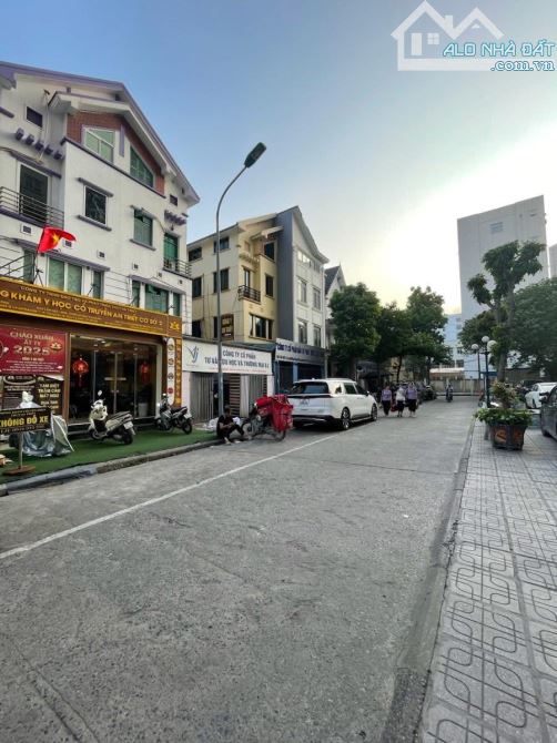 BÁN BIỆT THỰ LK INTRACOM TRUNG VĂN TỐ HỮU NAM TỪ LIÊM 150M2 GIÁ 32 TỶ