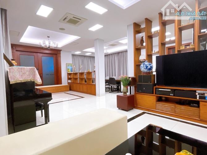 BÁN BIỆT THỰ BẮC LINH ĐÀM, LÔ GÓC HAI MẶT ĐƯỜNG Ô TÔ, 5 TẦNG THANG MÁY x 230M2, KINH DOANH