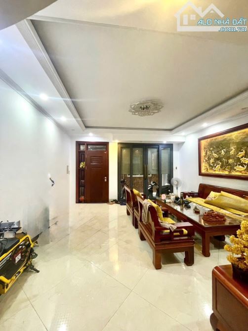 Bán nhà thanh xuân 6 tầng thang máy 50m² 11.5 tỷ