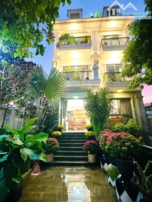 Biêt thự 10 x 40 5 tầng Thanh Xuân q12