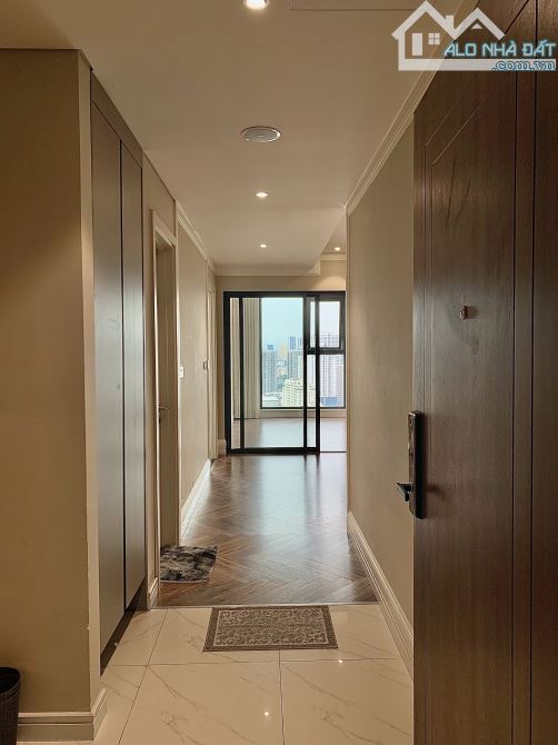 nổi bật, cho thuê căn hộ king palace nguyễn trãi. 105m2. 3 phòng ngủ full đồ giá 24tr/th