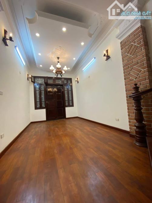 Chính chủ bán nhà mới xây 5tầng, 80m, ô tô đỗ cửa, Nguyễn Trãi, Thanh Xuân