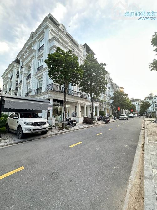 BÁN NHÀ LIỀN KỀ KĐT LOUIS ĐẠI MỖ - LÊ QUANG ĐẠO 99M2 x 6T THANG MÁY GIÁ 33 TỶ