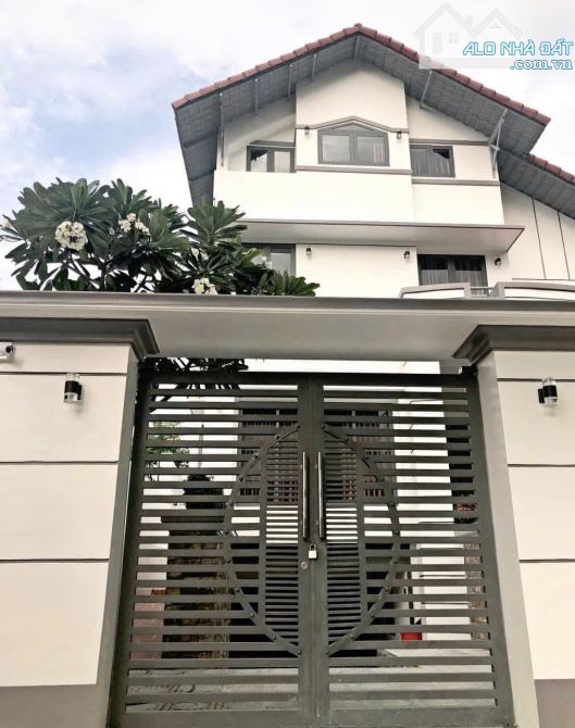 Bán Biệt Thự Tuyệt Đẹp Nguyễn Tất Thành - Phước Đồng Giá Bán Gấp