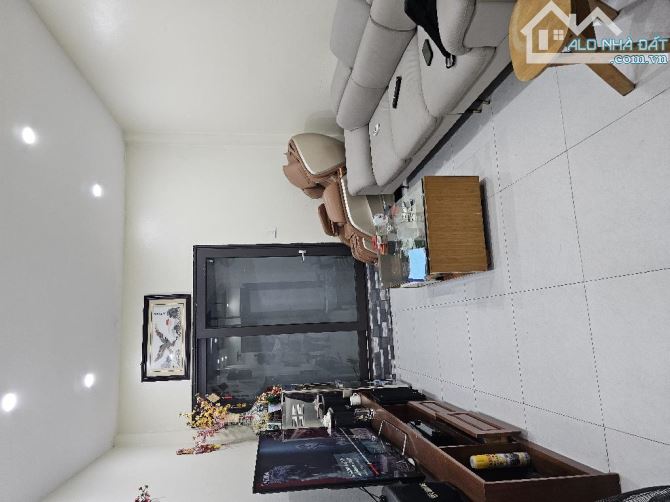 Bán nhà Ngọc Thụy 44m2, 4 tầng, 8 t.ỷ hơn, ô tô, ngõ nông, gần trường Việt Pháp   Vị trí:
