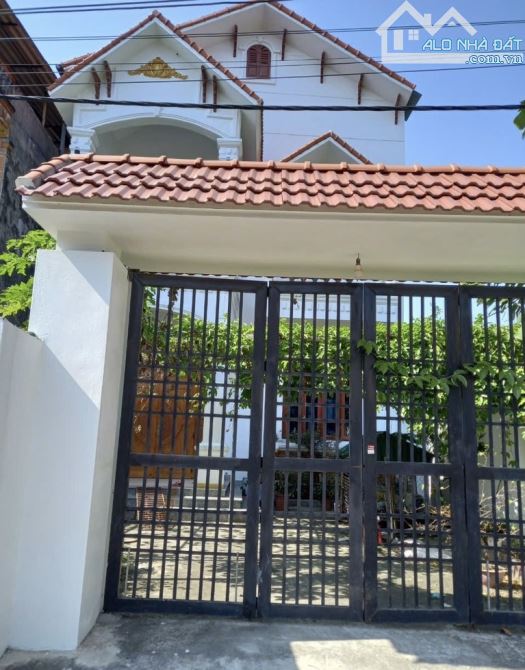 Nhà đẹp công năng đầy đủ .179m full nở hậu .bạn sở hữu chỉ sẵn ở.Đông Xuân -Sóc Sơn
