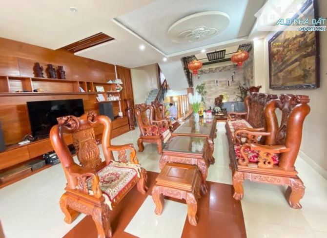 🆘Bán nhà mặt tiền Nguyễn Thái Học, Phường 2, Bảo Lộc.👉 CỰC ĐẸP CÓ HẦM