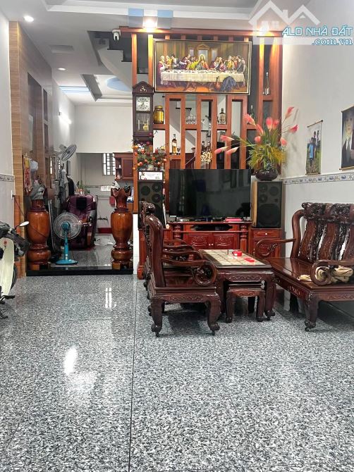 BÁN NHÀ ĐẸP HÀNG XÓM LÊ VĂN QUỚI - ĐƯỜNG XE TẢI - 5PN - ( 4X18M )