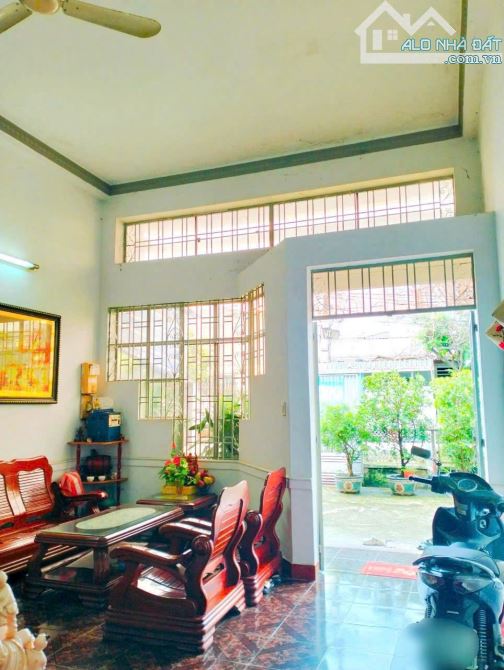 SÁT MẶT TIỀN NGUYỄN ẢNH THỦ-3 TẦNG KIÊN CỐ-DT 7Mx22M-NỞ HẬU ĐẸP-Ô TÔ ĐỖ CỬA