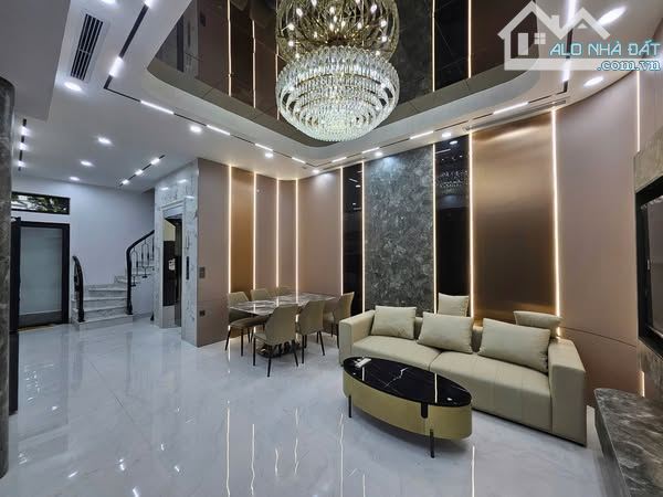 Bán Nhà Trung Tâm Bồ Đề 50m2 6T, Mặt Tiền Quyền Lực, Lô Góc, Full Nội Thất - 12.X Tỷ