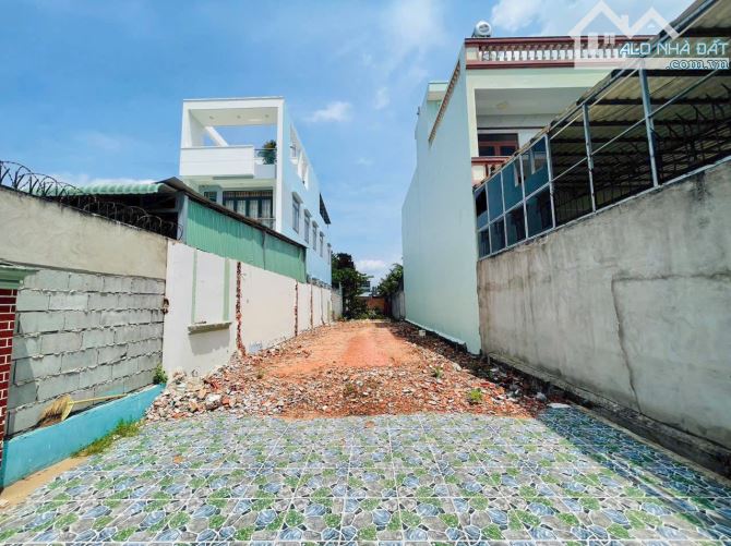CHỦ NỢ CẦN BÁN GẤP 200M2 ĐẤT GIÁ 620TR MT LIÊU BÌNH HƯƠNG TÂN THÔNG HỘI CỦ CHI