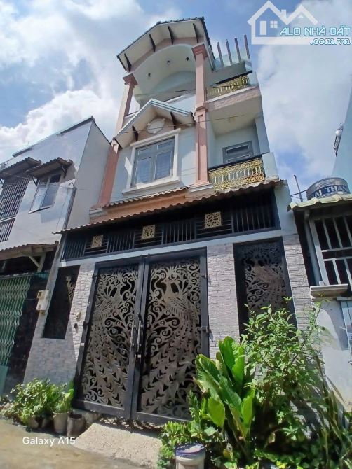 BÁN NHÀ 3 TẦNG - HẺM XE HƠI LÊ VĂN KHƯƠNG, QUẬN 12 - 67M2 NGANG 5M - GIÁ CHỈ 5.68 TỶ TL