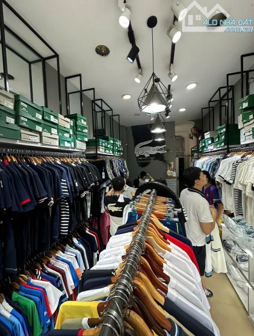 Bán nhà mặt phố Trần Quý Kiên, kinh doanh đỉnh, nhà còn mới đẹp, giá đầu tư