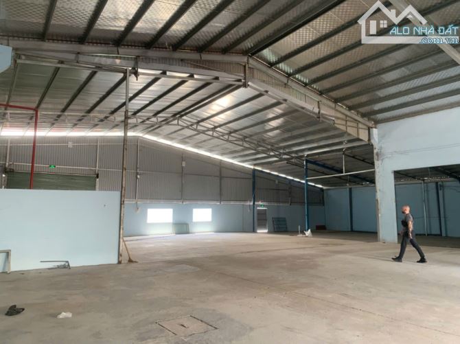 💥💥 Cho thuê Kho Xưởng 1.100m2 Bến Lức. Đường xe Container 24/24, vào tận kho.