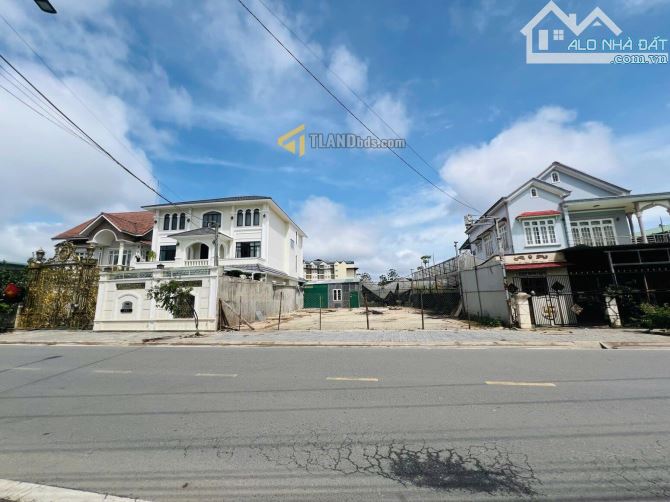 ĐẤT MẶT TIỀN NGUYÊN TỬ LỰC 300M2 NGANG 13,8M HẬU 13,9M HƯỚNG ĐÔNG NAM GIÁ 22 TỶ