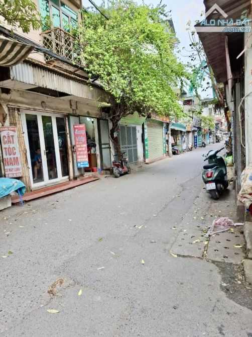 Bán đất phân lô ô tô đỗ cửa, sát Vinhomes – 52m², giá hơn 8 tỷ – Long Biên