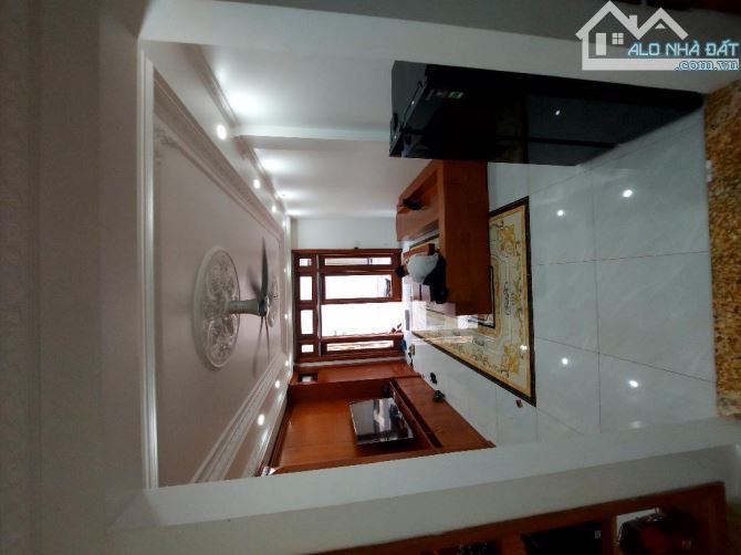 Bán nhà kế Phú Mỹ Hưng Q7, 5x12, 5 tầng 5pn, thang máy,full NT,hẻm 8m, chỉ hơn 8 tỷ