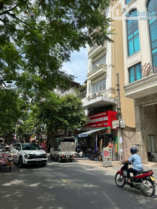 BÁN TÒA CĂN HỘ DỊCH VỤ MẶT PHỐ XUÂN ĐỈNH - 10 TẦNG - 30 CĂN HỘ - DOANH THU 200 TRIỆU/THÁNG