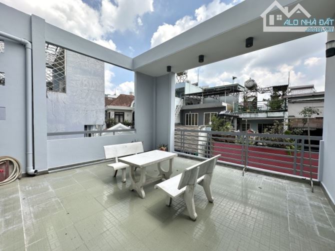 Gấp bán nhà, gần Điện Biên Phủ, Bình Thạnh, 3 tầng, giá 15 tỷ, dt 65m2.
