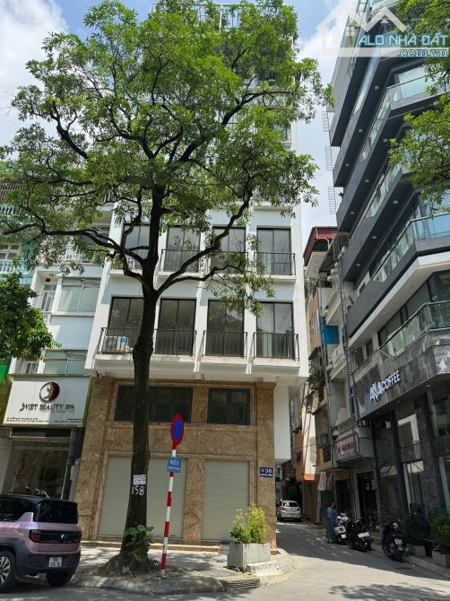 BÁN TÒA BUILDING MẶT PHỐ HỒ TÙNG MẬU - 200M - 8 TẦNG,KINH DOANH ĐỈNH, VỈA HÈ RỘNG