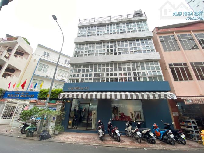 Ngay chợ Bến Thành, Metro bề ngang 9,3m MT Lê Công Kiều DTKV 9,3x6,3 - Giá: 27 tỷ TL