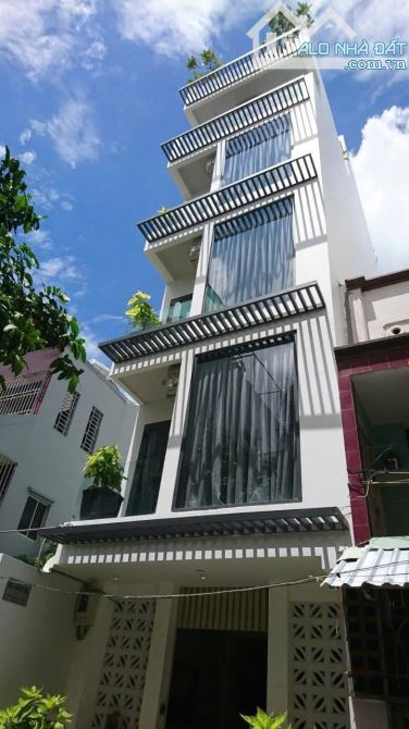 Bán CHDV Khánh Hội P4 Q.4 150m2 ngang 6m thu nhập 150tr Giá chỉ 28 Tỷ