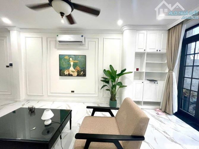 BÁN GẤP NHÀ 9 TẦNG MẶT NGÕ 260 ĐỘI CẤN.DT:95M2,NGÕ Ô TÔ TRÁNH THOẢI MÁI,DÒNG TIỀN KD 130TR