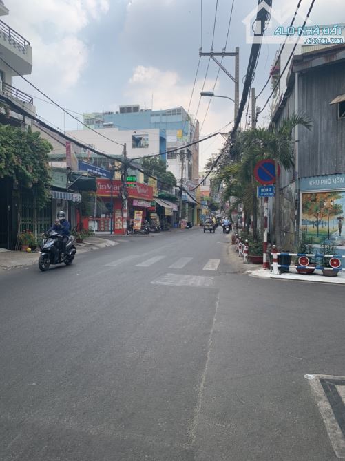 Bán nhà Trần Huy Liệu -Q.Phú Nhuận - 10.5x16m -Nhà 3 tầng -hđt 90tr/tháng -Giá 27 tỷ