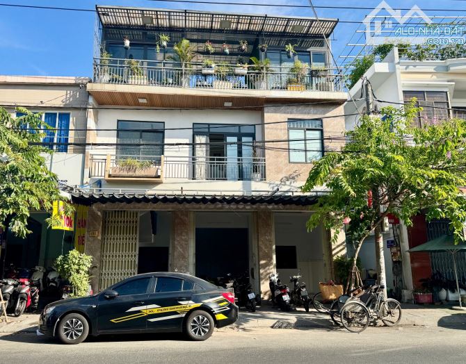 🔥 Nhà 3 tầng mặt tiền đường Trần Cao Vân , diện tích 81m2 ngang 9m .