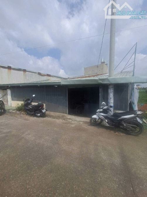 Bán Nhà Cấp 4 đường AN PHÚ ĐÔNG 09, phường AN PHÚ ĐÔNG, Q12, dt 300m²(13mx22m) giá 15,8 tỷ