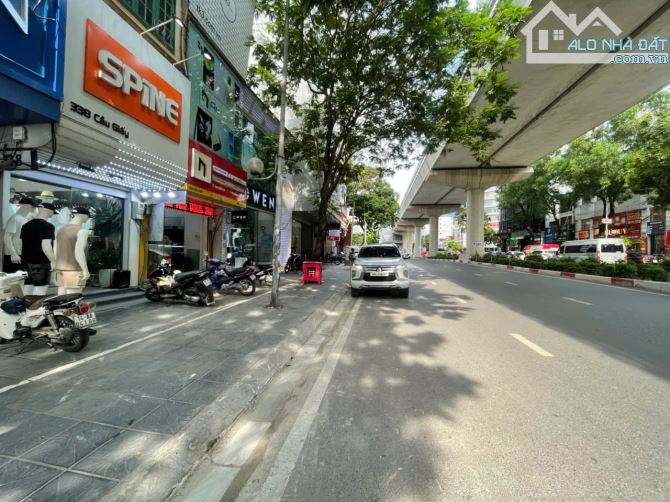 BÁN NHÀ MẶT PHỐ 1 MẶT NGÕ SAU Ô TÔ TRÁNH 35 TỶ 50m 5 TẦNG MT 4m VỈA HÈ KINH DOANH CẦU GIẤY