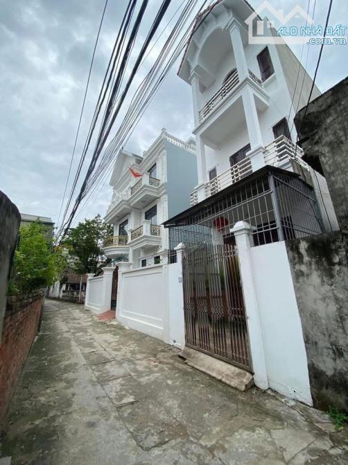 👉ĐỨC THƯỢNG - NHÀ 3 TẦNG DÂN XÂY - NGÕ THÔNG - Ô TÔ 7 CHỖ QUA NHÀ - GẦN ĐƯỜNG VÀNH ĐAI 4