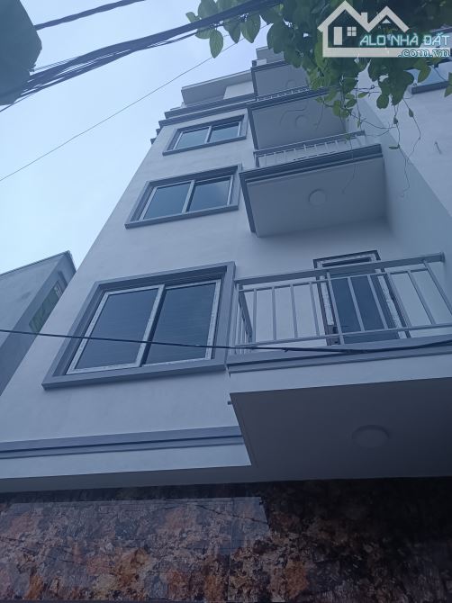Bán nhà Cổ Nhuế, Bắc Từ Liêm, 32m2, 5 tầng thang máy, mặt tiền 4.5m giá 8.2 tỷ