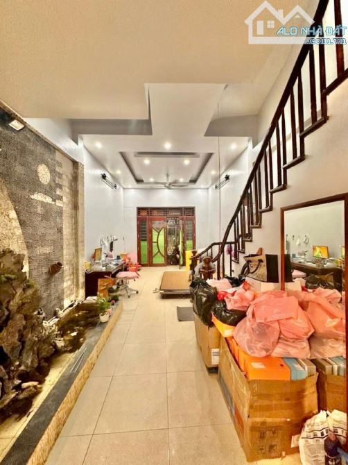 BÁN NHÀ 5 TẦNG SIÊU ĐẸP PHỐ HẠ ĐÌNH - HƠN 7 TỶ - NGÕ 3 GÁC - 39M RA PHỐ NGUYỄN TRÃI