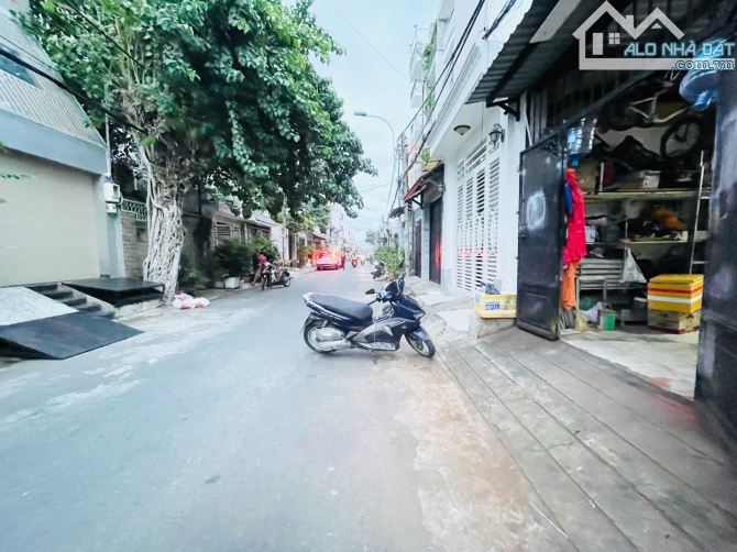 [ MẶT TIỀN ]  2 TẦNG  ĐƯỜNG SỐ TÂN KIỂNG Q.7 CHỈ NHỈNH 8 ĐỒNG