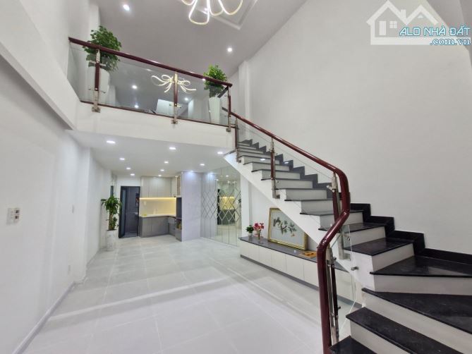 Nhà trệt + lửng + lầu + sân thượng, Nguyễn Thị Định Q2, chỉ 5.2 tỷ