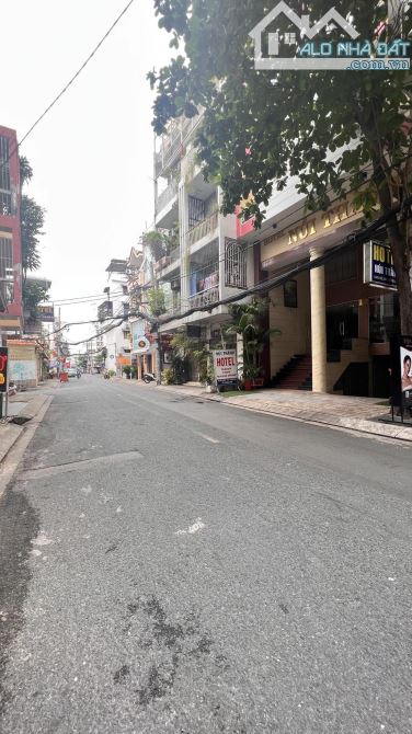 Mặt tiền kinh doanh P15 Tân Bình, DT 118m2( 6,1x19m), giảm 3,5 tỷ giá bán còn 17 tỷ TL