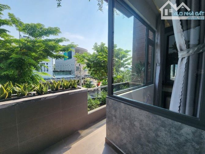 NHÀ 3 tầng mặt đường BÙI THIỆN NGỘ - ven sông Hòa Xuân - Giá tốt