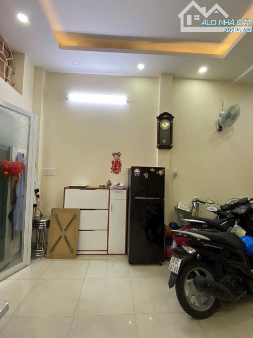 Q3 NHÀ 3 TẦNG CHẮC CHẮN NGANG 4M SỔ VUÔNG - NHỈNH 4 TỶ