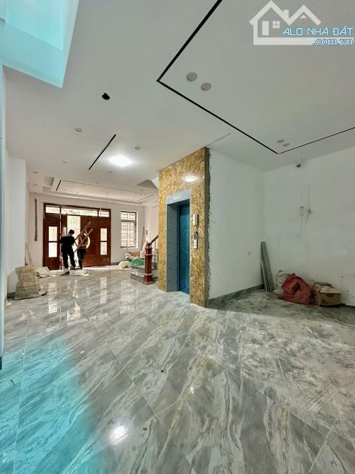 Chính chủ bán nhà Trần Khát Chân DT 55m2 5 tầng thang máy 6 phòng khép kín giá 9,8 tỷ CTL