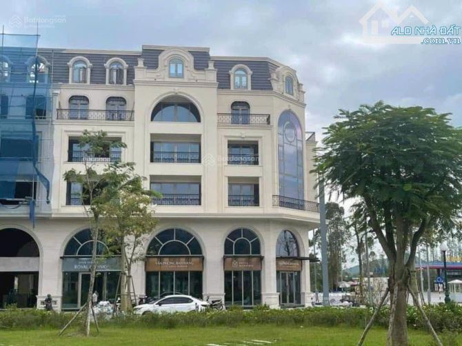 BÁN QUỸ CĂN CHUYỂN NHƯỢNG GIÁ TỐT NHẤT ROYAL MANSION- NGÃ 6 TP BẮC GIANG- 84M2 - 14 TỶ