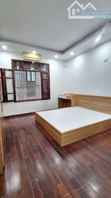 PHỐ CHỢ KHÂN THIÊN - NGÕ THÔNG - 32m2 6 tầng mặt tiền 4m Giá 7.98 tỷ