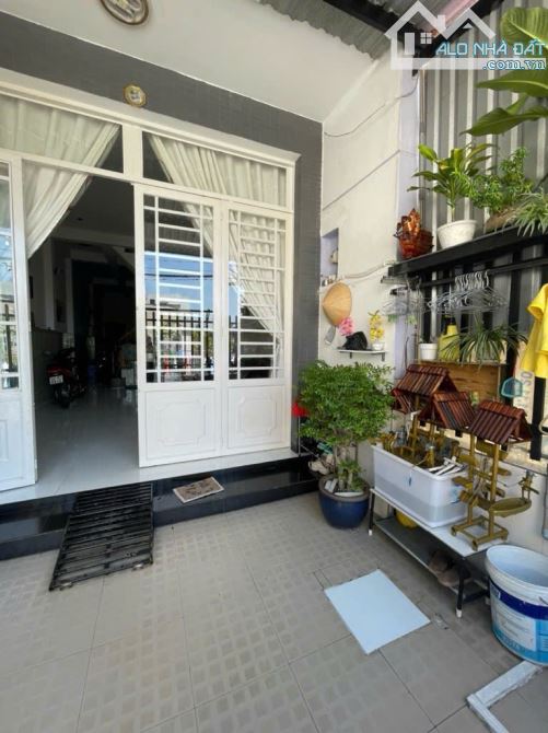 Bán 𝐍𝐡𝐚̀ 𝐒𝐢𝐞̂𝐮 Đ𝐞̣𝐩, 4.2x17m, 1886 Huỳnh Tấn Phát, TT Nhà Bè, SHR, Giá Nhỉnh 4 Tỷ